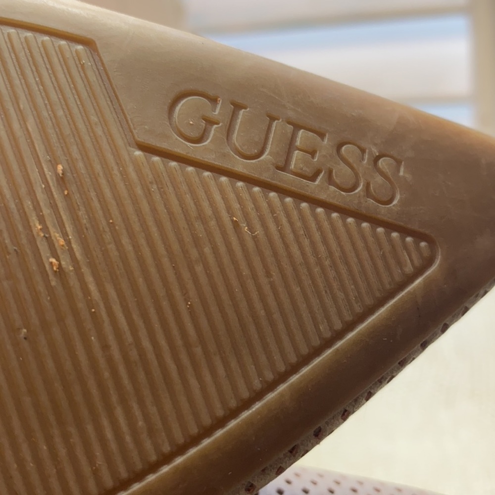 Guess Pumps - Picture 9 of 11